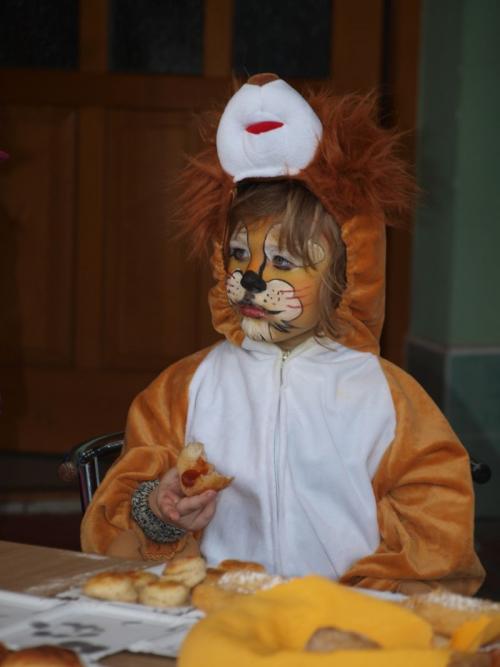 Aj taktáto maska tigríka bola medzi deťmi