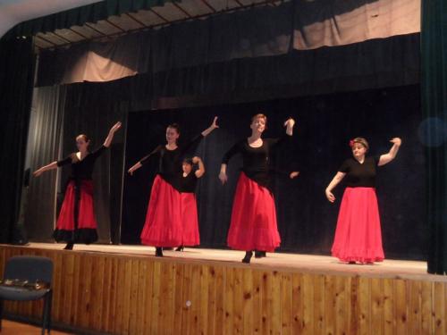 Španielsky tanec v&nbsp;podaní členiek OZ Lutilienka