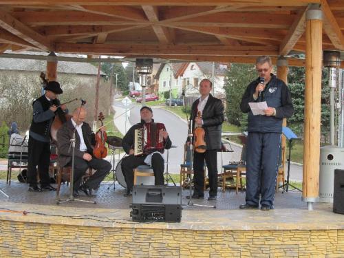 Pozvanie do&nbsp;programu prijali aj Zvolenskí vrchári - ľudová hudba zložená so 4&nbsp;chlapov spravila výbornú náladu.
