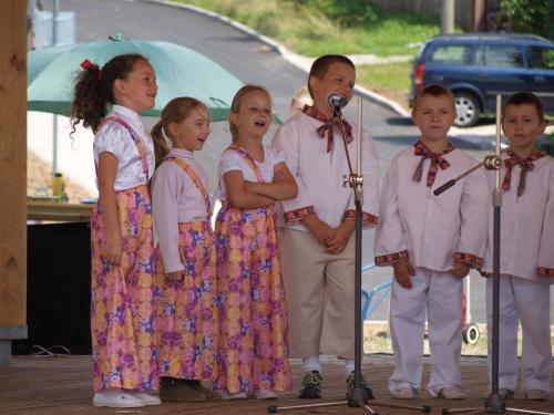 Spoločené vystúpenie dievčas a&nbsp;chlapcov