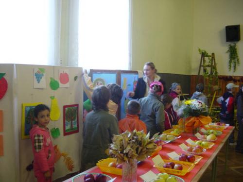 Výstavu si prišli pozrieť aj deti Základnej školy s&nbsp;materskou školou LutilaAutor: Eva Puskeilerová