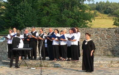Daj Boh šťastia tejto zemi, všetkým ľuďom v&nbsp;nej.....To je jedna z&nbsp;piesní, ktorými chrámový zbor Magnificat otvoril oslavy 15.&nbsp;výročia vyhlásenia zvrchovanosti Slovenskej republiky, ktoré se&nbsp;konali 21.&nbsp;júla 2007&nbsp;při geografickom Strede Európy při&nbsp;Kostele s